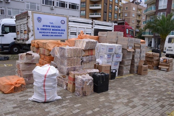 Kömürlerin arasından 900 bin TL'lik kaçak sigara çıktı