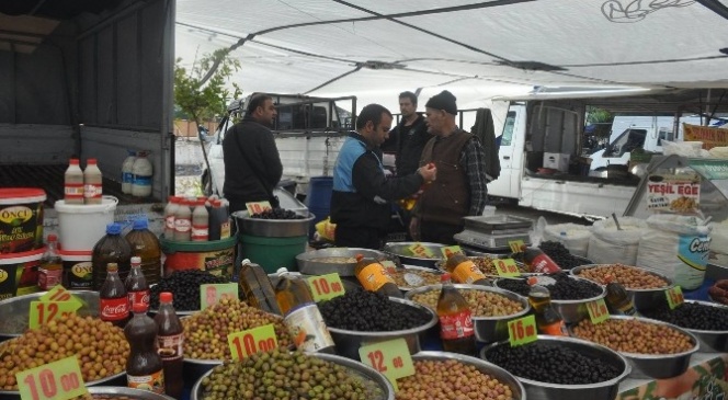 Kuşadası'nda pazar yerlerinde gıda denetimi