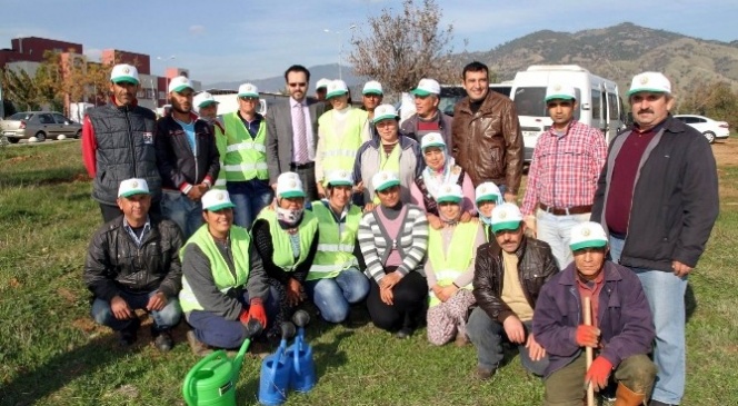 Adü Doğa Topluluğu 1500 fidanı toprakla buluşturdu