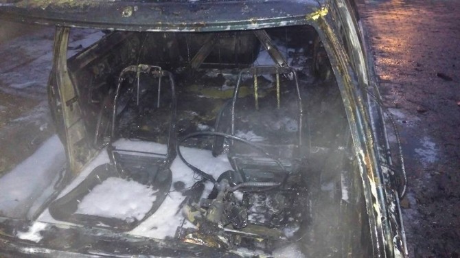 Park halindeki araç yandı