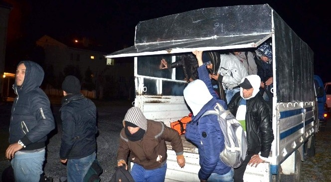 Söke ve Didim'de 46 Suriyeli göçmen yakalandı