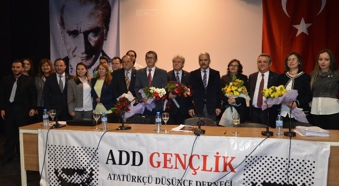 Mahmut Esat Bozkurt Kuşadası'nda anıldı