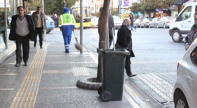 Aydın'da bulvar ve caddelerdeki çöp sepetleri kaldırıldı