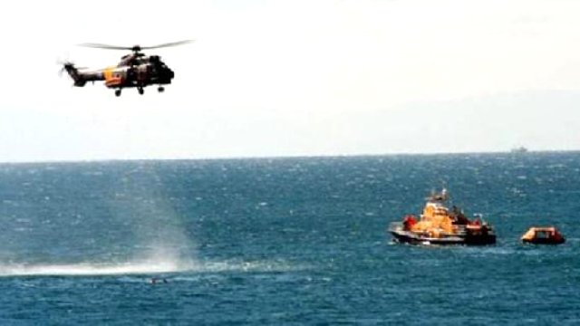 Ege'de kaçak botu alabora oldu: 1 çocuk öldü