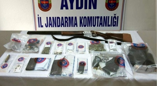 Gaspçının evinde uyuşturucu madde ve silah ele geçirildi