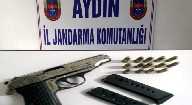 Şüpheli silahıyla birlikte gözaltına alındı