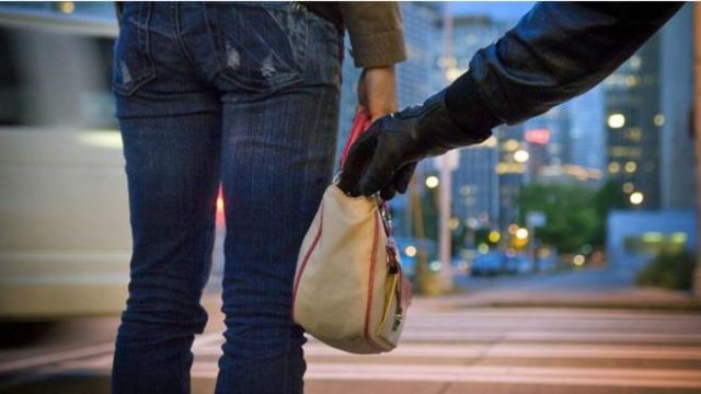 Aydın’da üniversite öğrencisine kapkaç girişimi