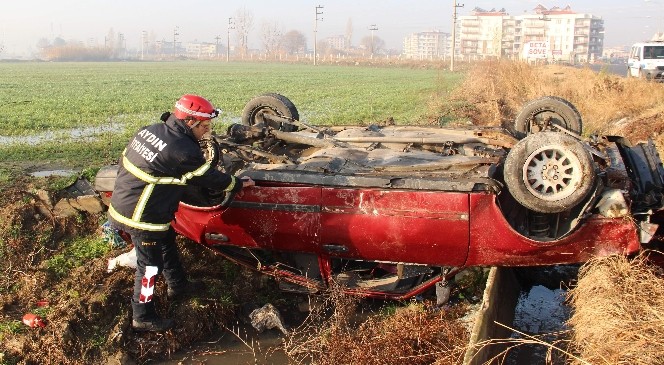 Viraja hızlı giren otomobil tarlaya uçtu: 2 yaralı
