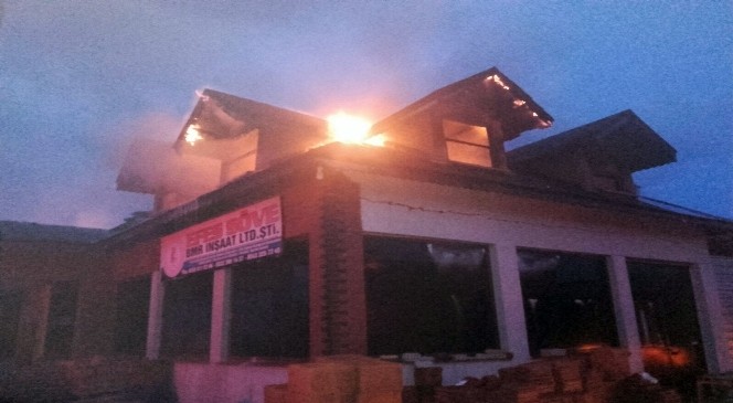 Didim'de yangın iş yerinde büyük hasara neden oldu