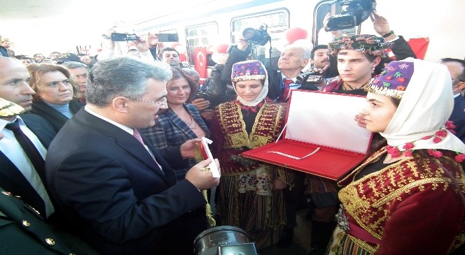 Atatürk'ün Aydın'a gelişi törenle kutlandı