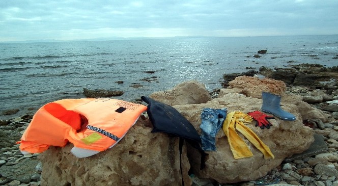 Didim sahilleri göçmen akınına uğradı