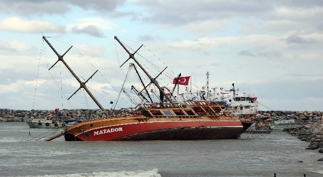 Kuşadası'nda yatların denize açılması yasaklandı