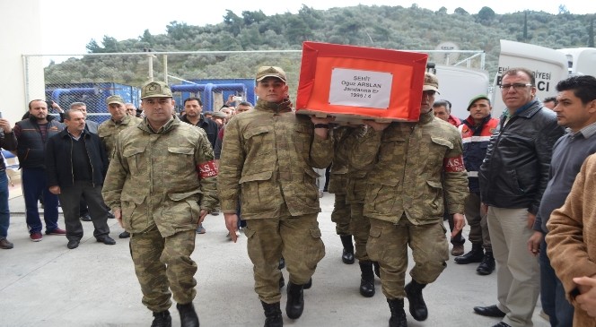 Şehidin naaşı memleketi Söke'ye geldi