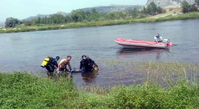 Menderes Nehrinde ceset bulundu