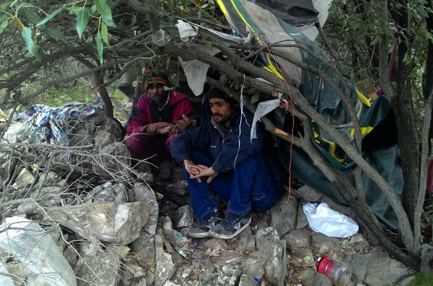 KUŞADASI'NDA 28 KAÇAK GÖÇMEN YAKALANDI