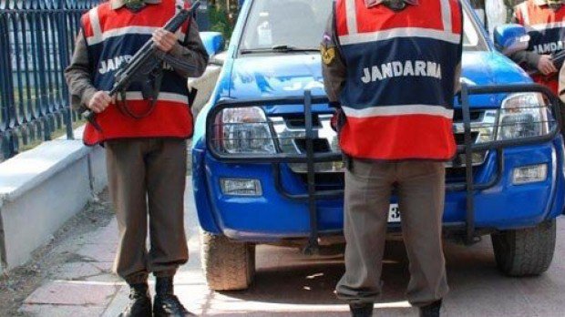 BİRLİKTE ALKOL ALDIĞI ARKADAŞINI ÖLDÜREN ZANLI JANDARMADAN KAÇAMADI