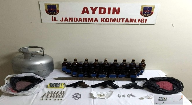 Devriye komutanın dikkati uyuşturucu tacirlerini yakalattı