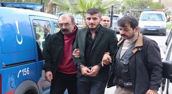 Husumetlilerini tüfekle Adliye çıkışı beklerken polise yakalandılar