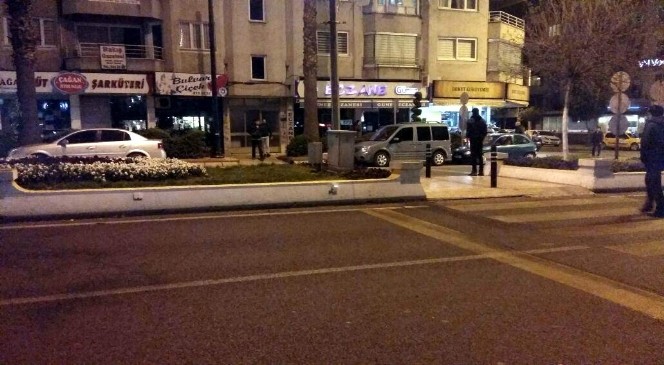 Bıçaklı saldırgan korku dolu anlar yaşattı