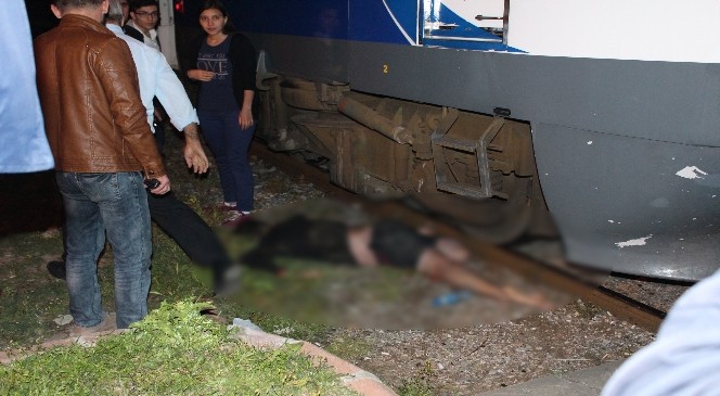 Tren faciası 2 ölü