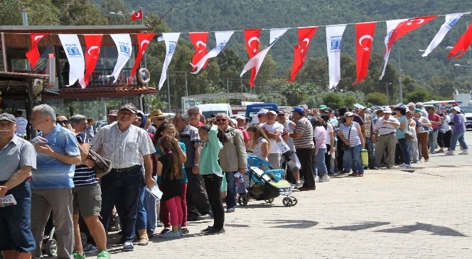 Didim ve Akbüklüler balığa doydu