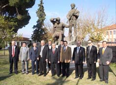 5 İlin Valisi birlikte Yörük Ali Efe Müzesi’ni ziyaret etti