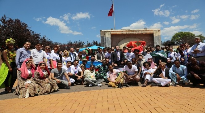 Uluslararası öğrenciler Gençlik Festivali'nde buluştu