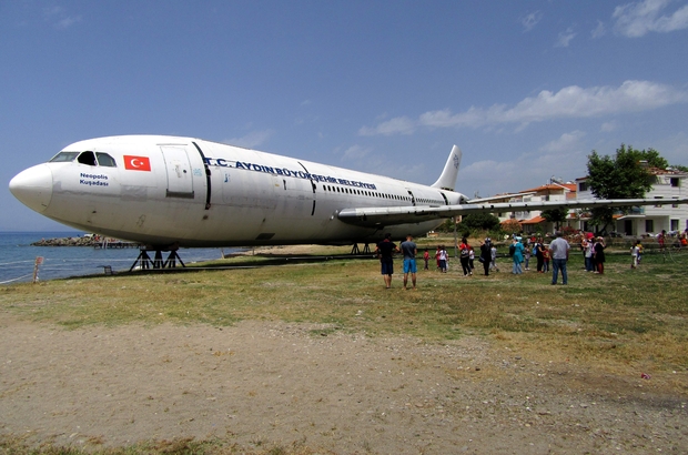 ÖĞRENCİLER AIRBUS A 300'Ü ZİYARET ETTİ