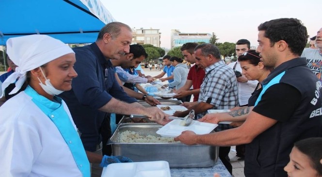 Didim'de iftar sonrası Kukla Gösterisi çocukları eğlendirdi