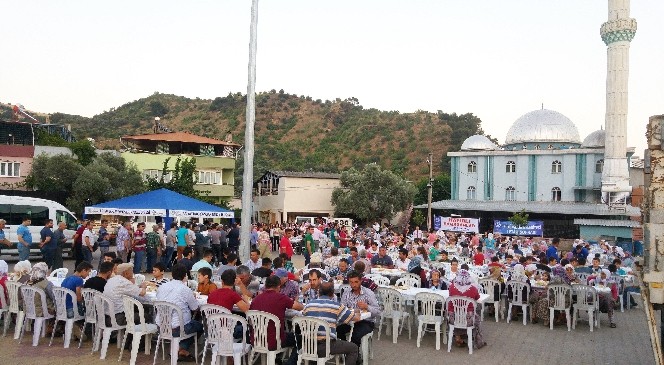 Büyükşehir hafta sonu 41 noktada iftar verdi