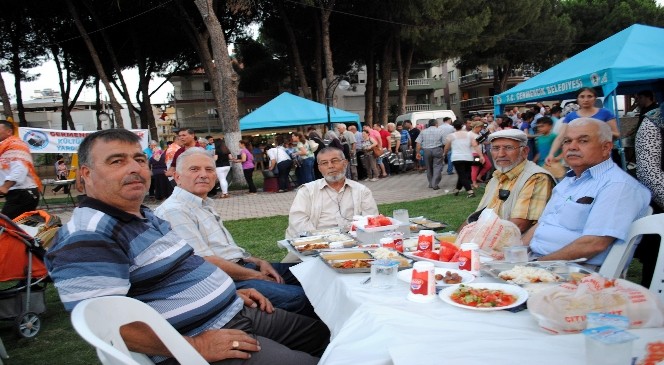 Yörükler iftarda bir araya geldi