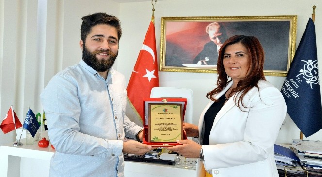 Anadolu ve Akdeniz Üniversitesi'nden Başkan Çerçioğlu'na plaket