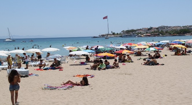 Altınkum plajı bayramda tatilcileri bekliyor