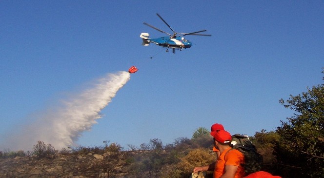 Helikopterler hava kararana kadar su taşıyacak