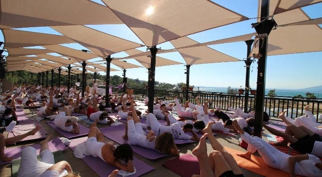 Uluslararası yoga festivali Didim'de yapıldı