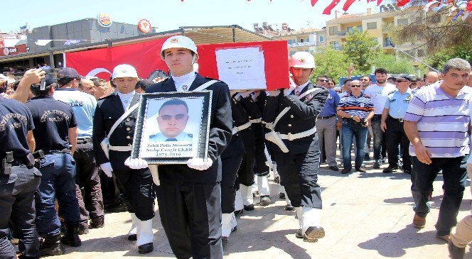 Cumhurbaşkanın kaldığı otele yönelik saldırıda şehit olan polis toprağa verildi