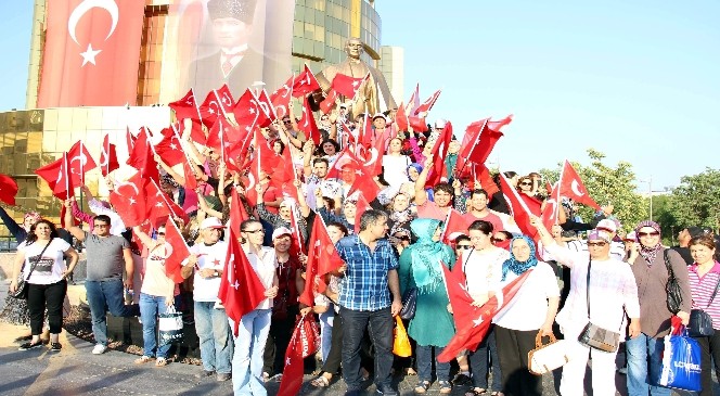 Aydın’da devlet millet el ele demokrasiye sahip çıktı