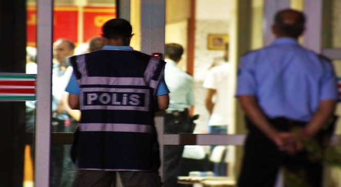 Aydın’da 15 polis memuru tutuklandı!