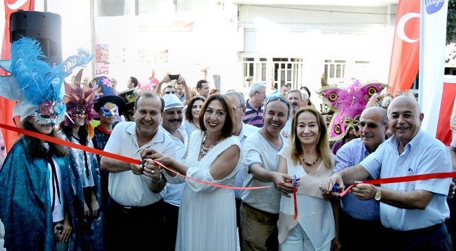 Söke’nin en renkli sokağı ’Limon Sokak’ sanatla buluştu