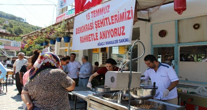 Söke’de demokrasi şehitleri için lokma döküldü