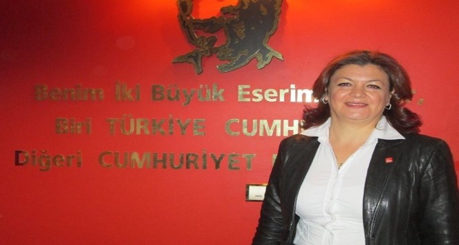 Didim’de CHP’li kadınlar şort gerekçesiyle saldırıyı kınadı