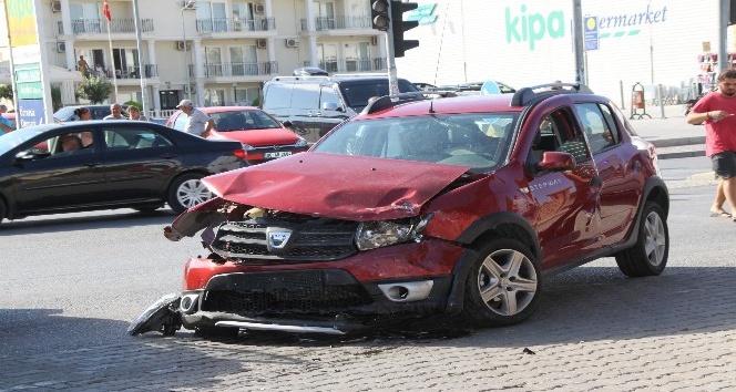 Didim’de trafik kazası: 3 yaralı