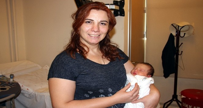 Dr. Pınar Temir 11 yıllık bebek özlemine çare oldu