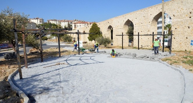 Kuşadası’nda tarihi su kemeri parkı yenileniyor