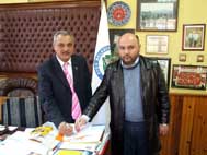 Siyasette de, tarımda da omuz omuza vererek hizmet üretiyorlar
