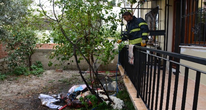 Söke’de kendini içeri kilitleyip evi ateşe verdi