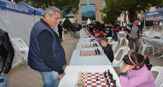 Azeri satranç ustası Söke’de bir ilki gerçekleştirdi