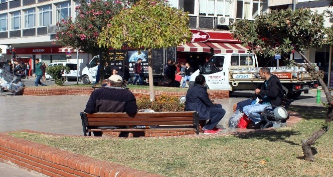 Aydınlılar yalancı baharı yaşıyor