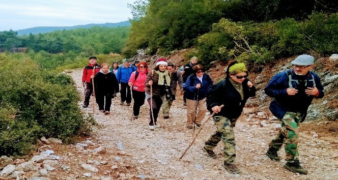 Sökeli doğaseverler bu kez Akropolis’e yürüdü