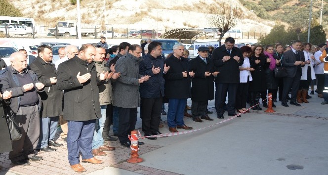 Söke Devlet Hastanesi yönetimi şehitler için hayır dağıttı